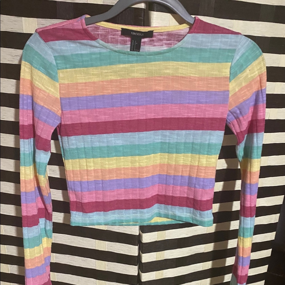 Forever 21 ☘️ Sweater Crop Top Rainbow 🌈 Striped